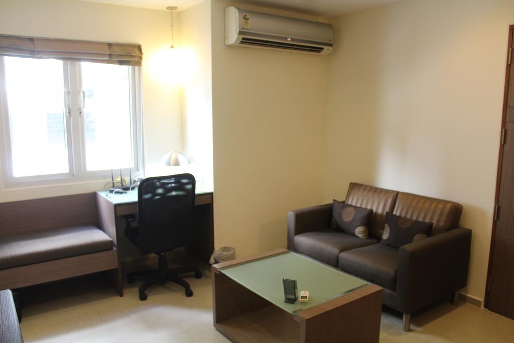 The Lotus Apartment Hotel, Venkatraman Street Chennai Exterior foto