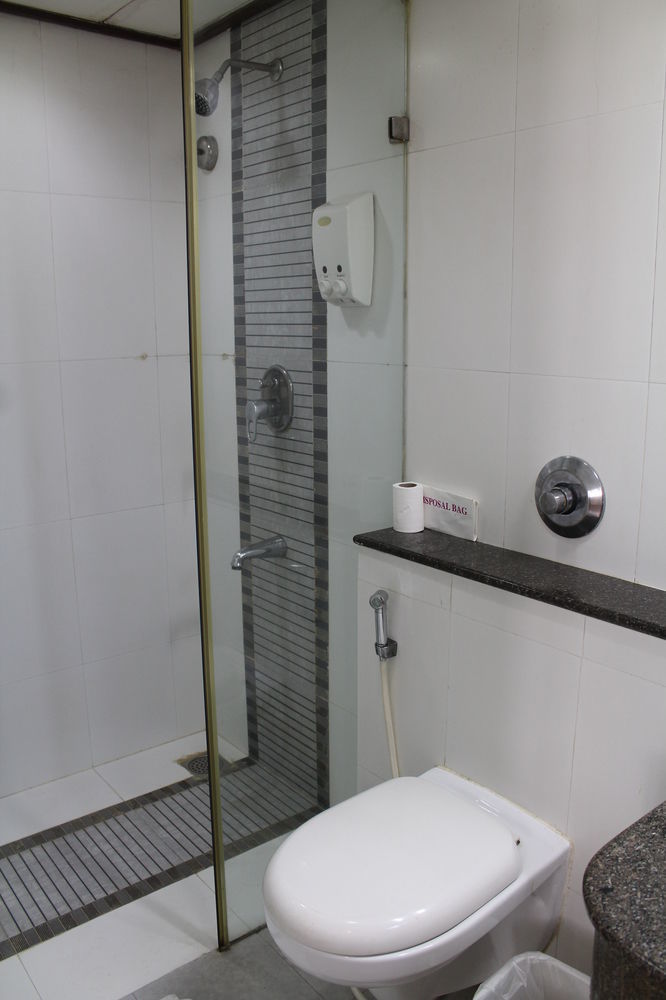 The Lotus Apartment Hotel, Venkatraman Street Chennai Exterior foto
